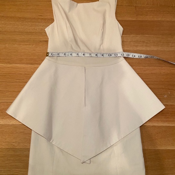 Geometric peplum dress - Picture 5 of 5